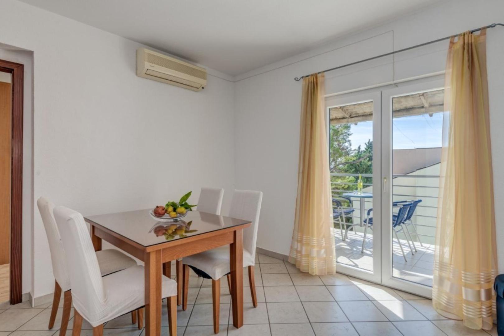Ruza&Nikolina "1" Apartmani - Baska Voda Exterior photo