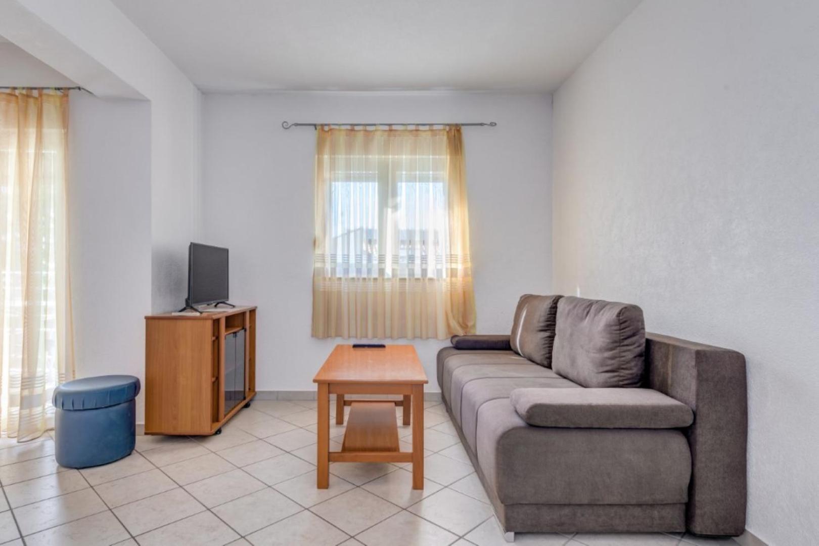 Ruza&Nikolina "1" Apartmani - Baska Voda Exterior photo