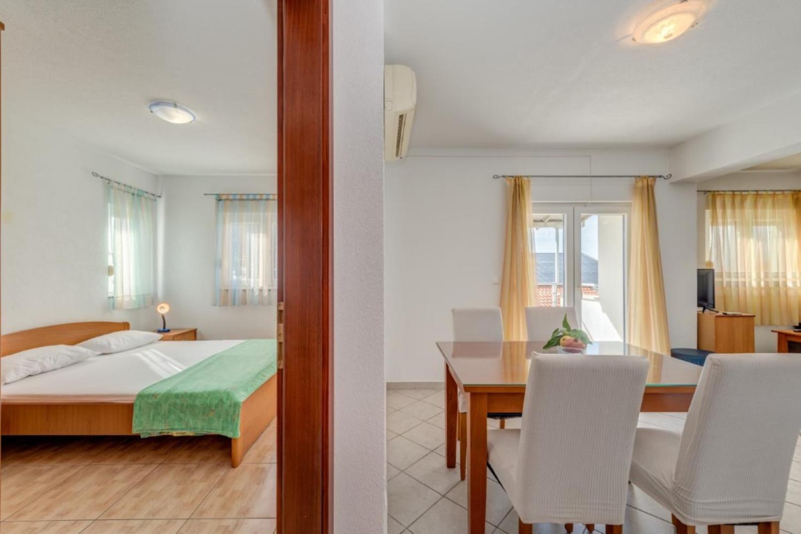 Ruza&Nikolina "1" Apartmani - Baska Voda Exterior photo